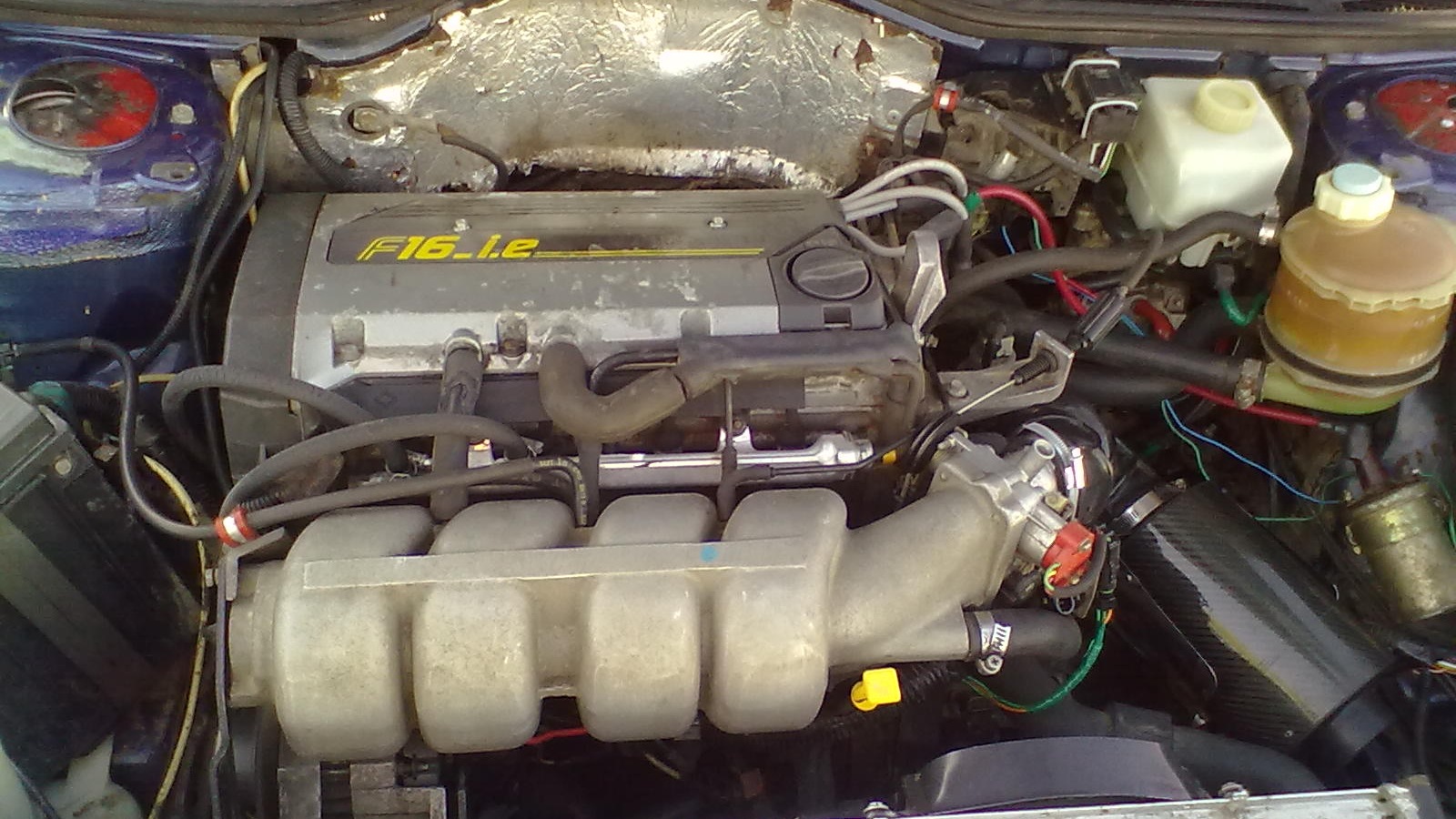 Масло в двигатель Renault 1.8 L F7P: объем, марки и допуски