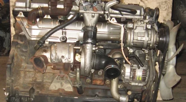 Масло в двигатель Toyota 1HD‑FT: объем, марки и замена