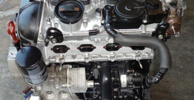 Масло в двигатель Audi Q3 2.0 TSI CCZC: рекомендации и объем