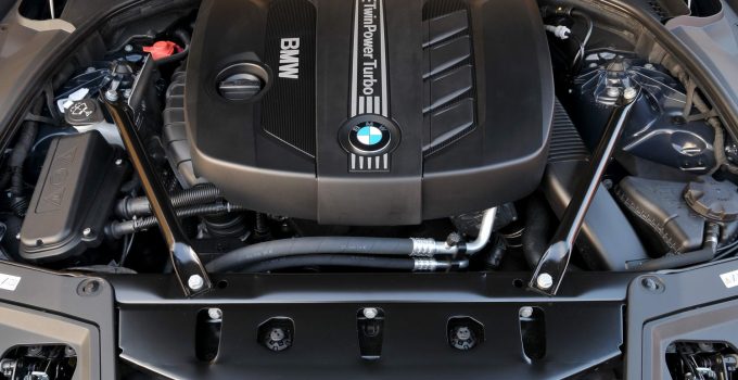 Масло в двигатель BMW F10: правильное масло и объем