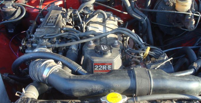 Масло в двигатель Toyota 22R‑E: правильное заливание и объем