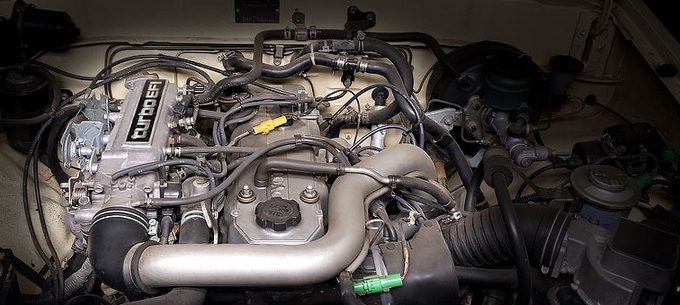 Масло в двигатель Toyota 22R‑TE: рекомендации и объем