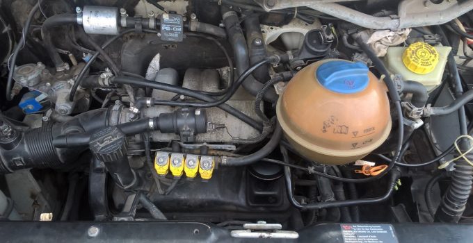 Масло в двигатель Volkswagen 2.0 L ААС: объем, марки, допуски и вязкость