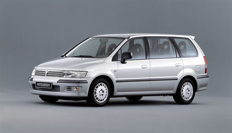 Масло в двигатель Mitsubishi Space Wagon: объем, марки, допуски, вязкость