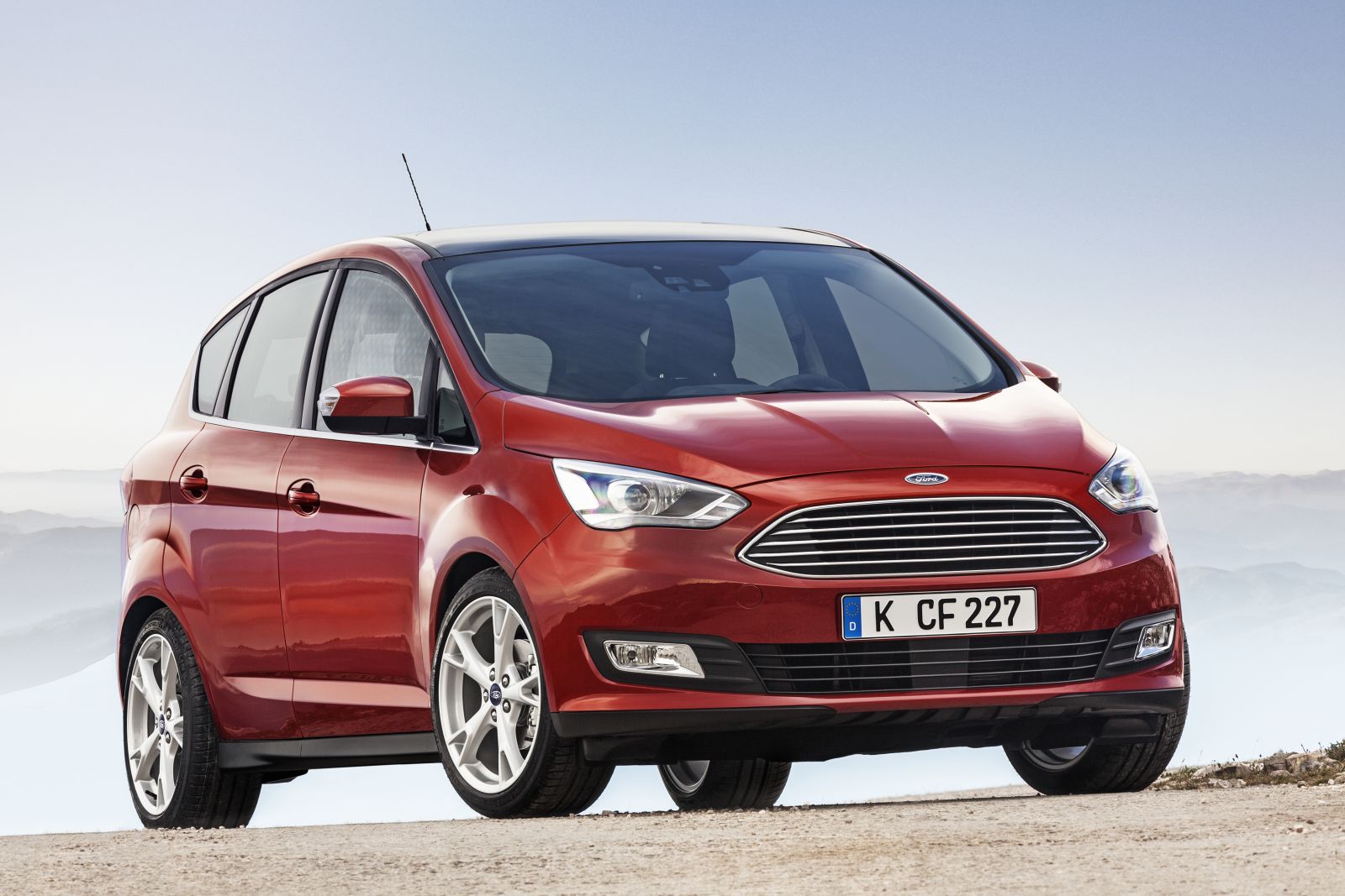 Масло в двигатель Ford C-Max: объем, марки и допуски