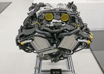 Масло в двигатель Mercedes V8 M176: подходящие марки, допуски, объем